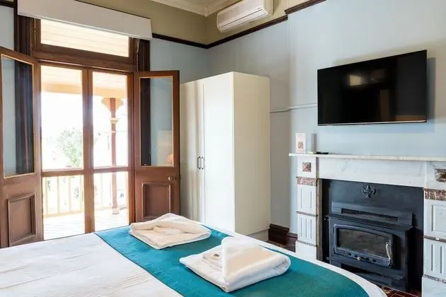 Premium Tek Büyük Yataklı Oda (Main Room)