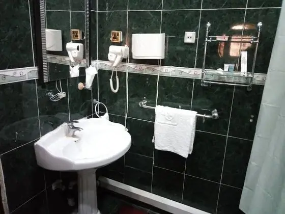 Royal Tek Büyük Yataklı Oda