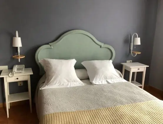 Büyük Yataklı Tek Kişilik Oda