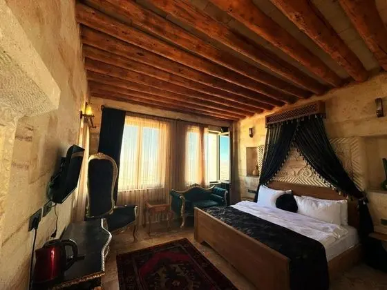 King Suite, Vadi Manzaralı, Şömineli ve Jakuzili