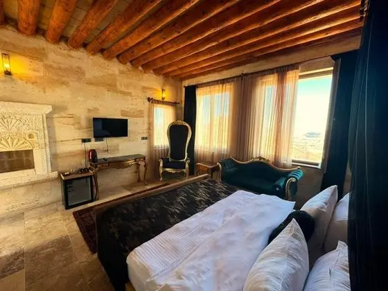 King Suite, Vadi Manzaralı, Şömineli ve Jakuzili
