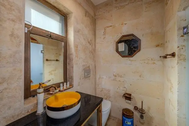 King Suite, Vadi Manzaralı, Şömineli ve Jakuzili
