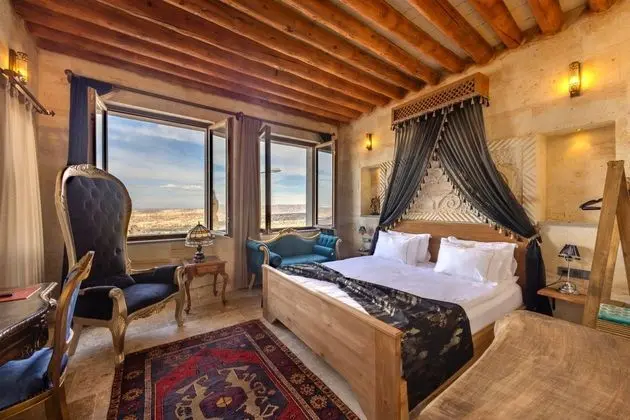 King Suite, Vadi Manzaralı, Şömineli ve Jakuzili