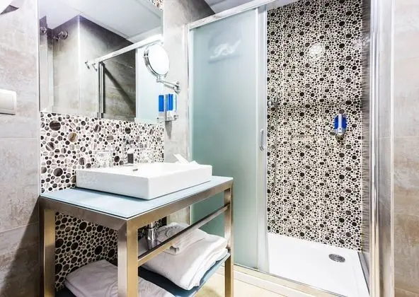 Tek Büyük Yataklı Oda (with extra bed)