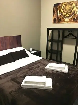 Tek Büyük Yataklı Oda, Ortak Banyo
