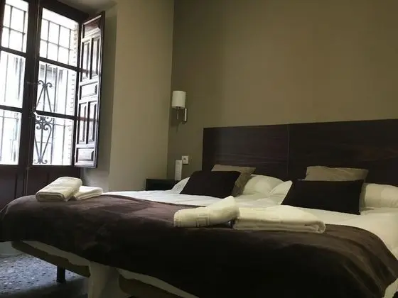 Tek Büyük Yataklı Oda, Ortak Banyo
