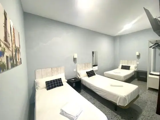 Üç Kişilik Oda, Ortak Banyo