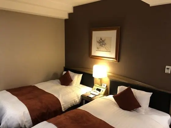 İki Ayrı Yataklı Oda, Sigara İçilmez