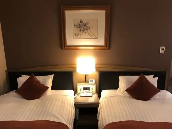 İki Ayrı Yataklı Oda, Sigara İçilmez