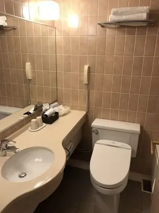 İki Ayrı Yataklı Oda, Sigara İçilmez