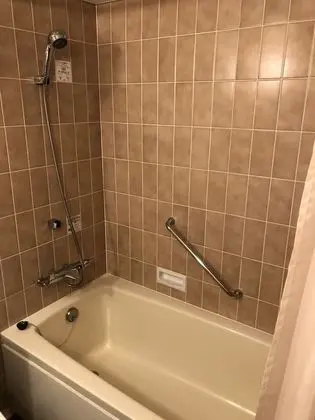 İki Ayrı Yataklı Oda, Sigara İçilmez