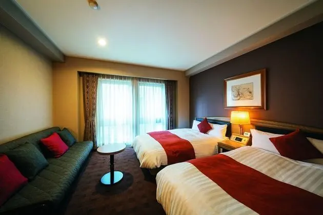 Üç Kişilik Oda, Sigara İçilmez