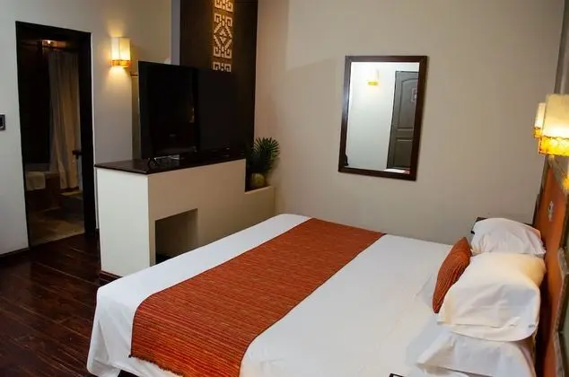 Premium Tek Büyük Yataklı Oda