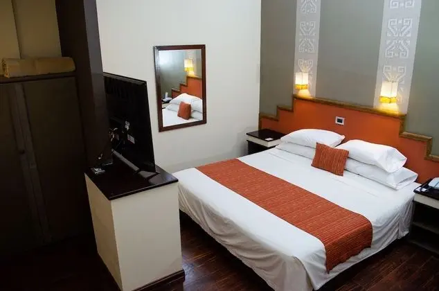 Premium Tek Büyük Yataklı Oda