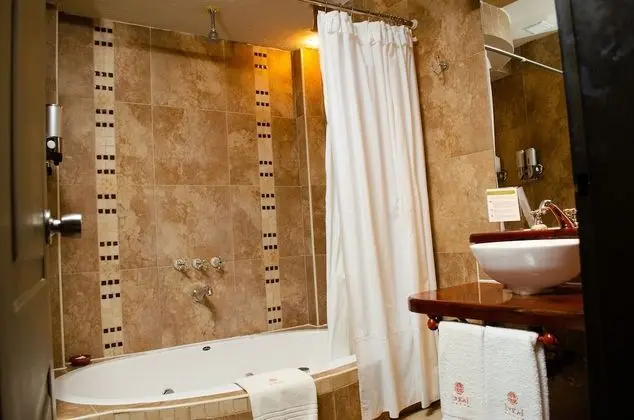 Premium Tek Büyük Yataklı Oda
