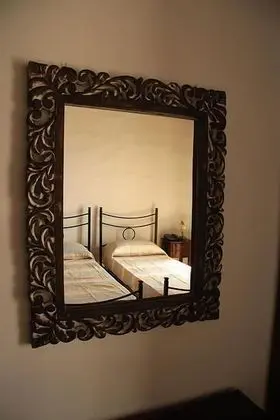 Tek Büyük veya İki Ayrı Yataklı Oda, Balkon, Havuz Manzaralı