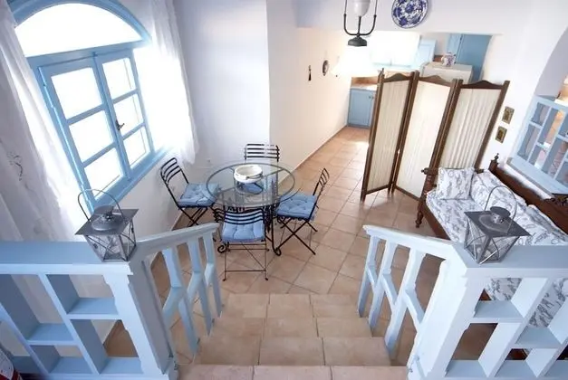 Traditional Apart Daire, Deniz Manzaralı