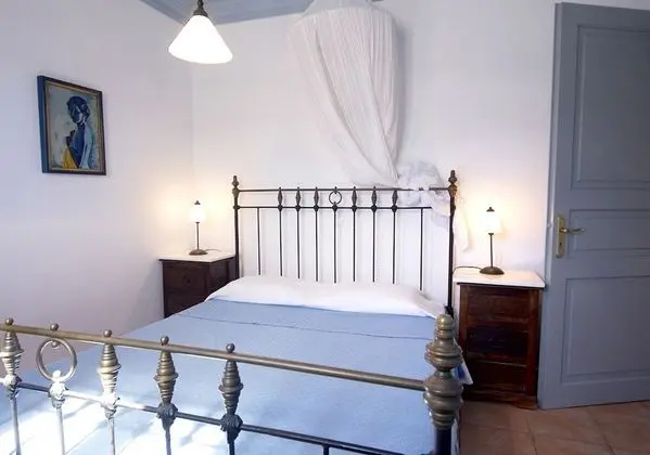 Traditional Apart Daire, Deniz Manzaralı