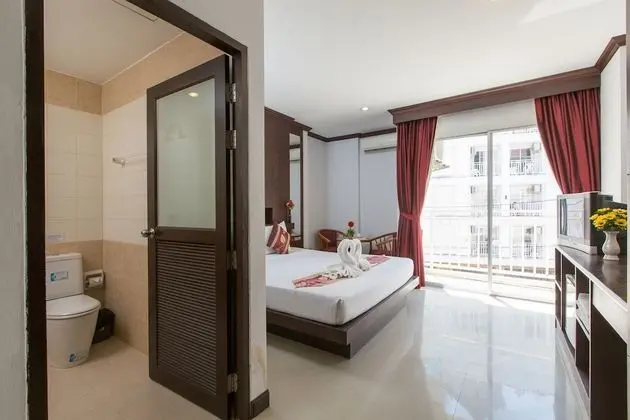 2 Connecting Room