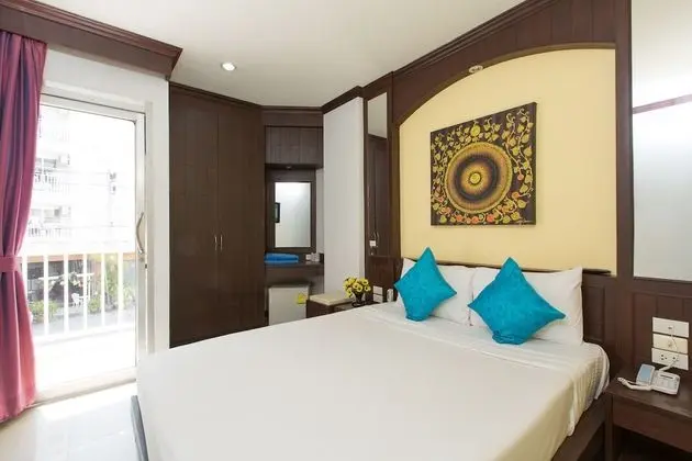 2 Connecting Room