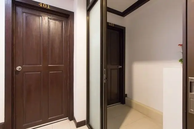 2 Connecting Room