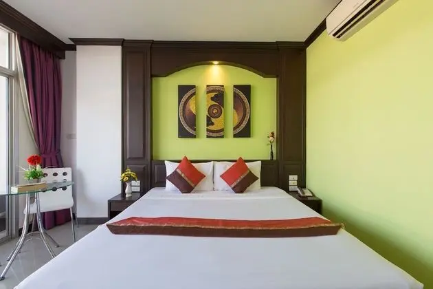 4 Connecting Room