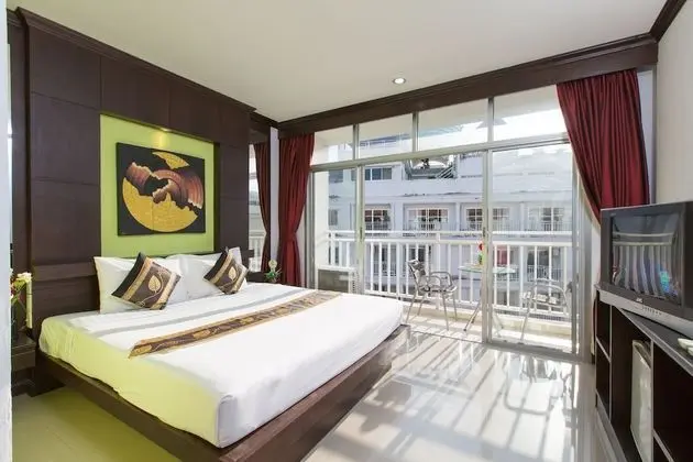 4 Connecting Room