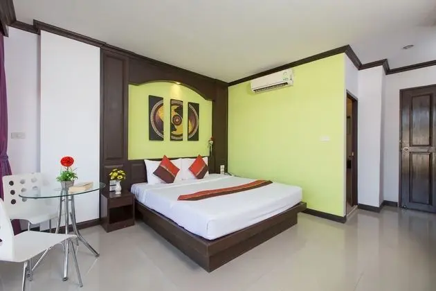 4 Connecting Room
