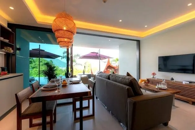 Deluxe Süit, Havuz Manzaralı
