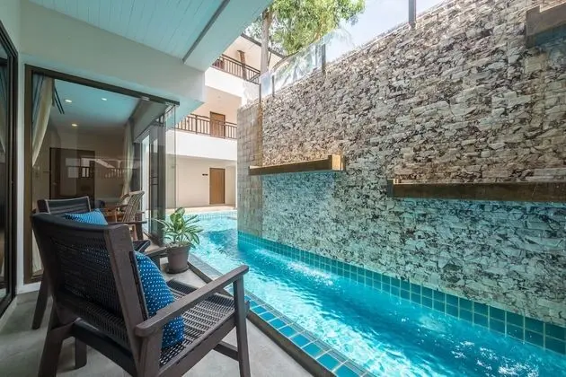 Junior Suite Pool Access
