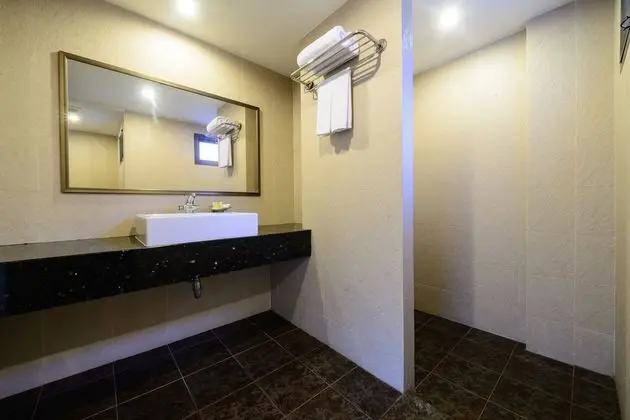 Junior Suite Pool Access