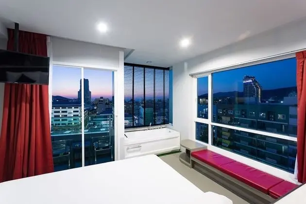 Grand Deluxe Room Only