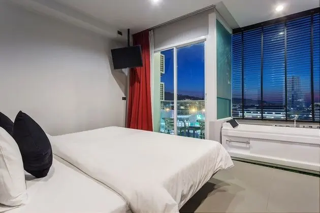 Grand Deluxe Room Only