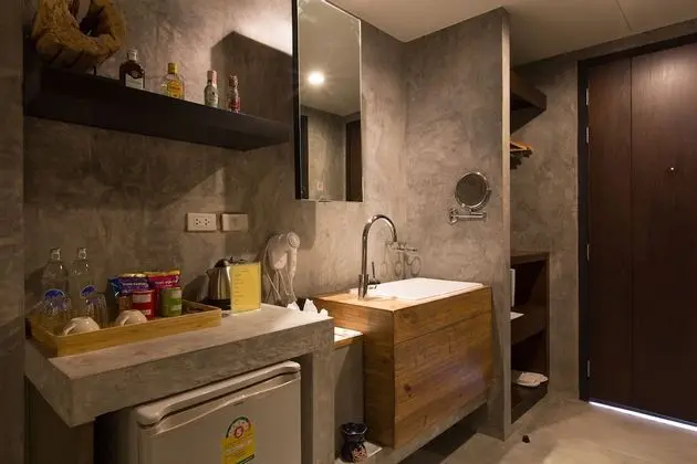 Deluxe Triple Studio with Sea View and Spa Bath
