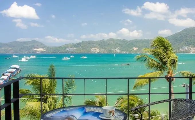 Deluxe Triple Studio with Sea View and Spa Bath