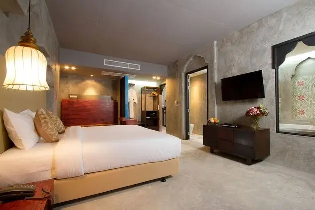 Deluxe Triple Studio with Sea View and Spa Bath