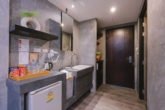 Deluxe Triple Studio with Sea View and Spa Bath