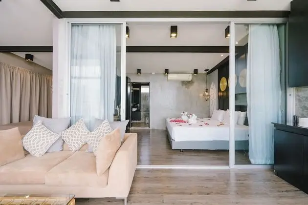 One-Bedroom Apartment with Sea View - Roof Top