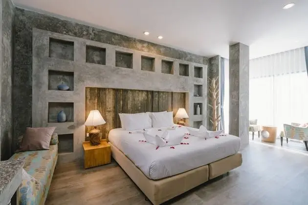 Superior king Room with partial sea view