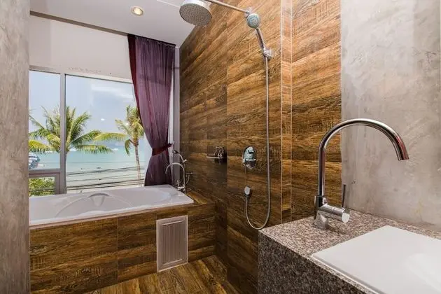 Superior king Room with partial sea view