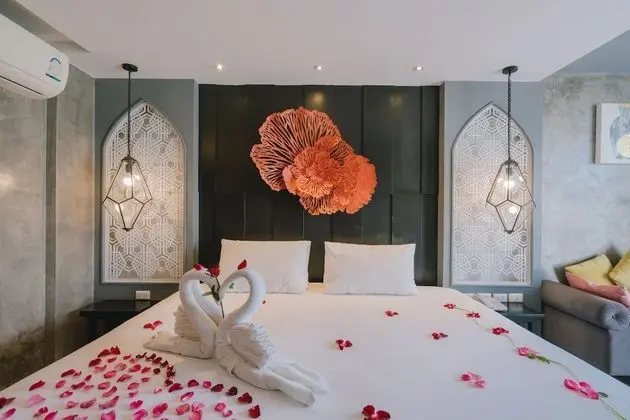 Superior King or Twin Room with Sea View