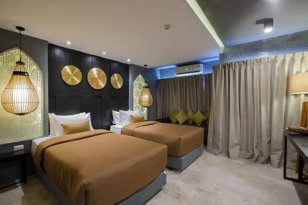 Superior King or Twin Room with Shower