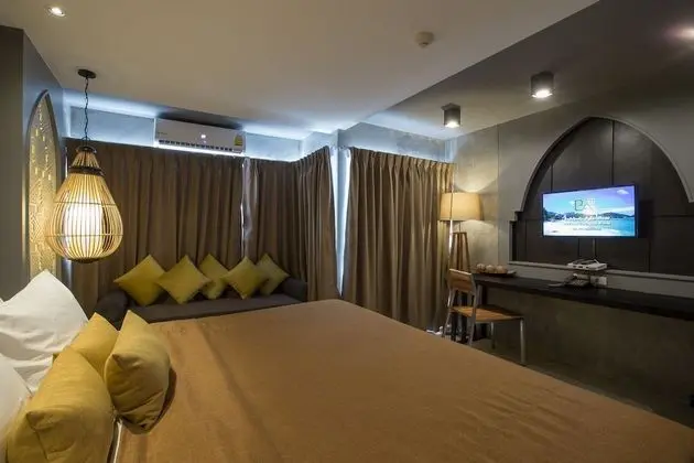 Superior King or Twin Room with Shower