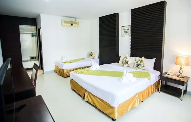 Deluxe Family Room