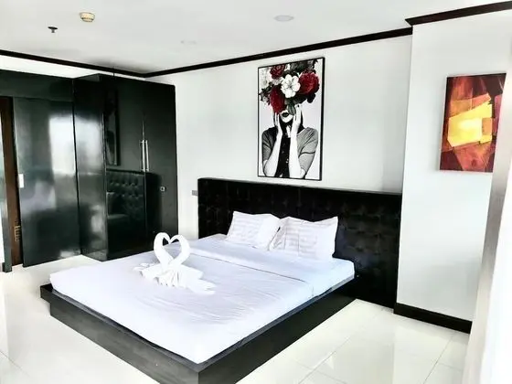 1 Bedroom Condo