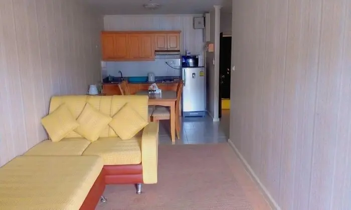 1 Bedroom Apartment with Mountain View
