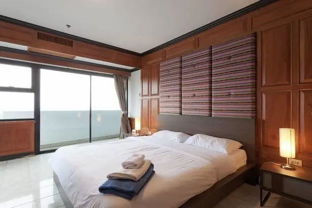 1 Bedroom Apartment with Sea View