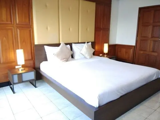 1 Bedroom Apartment with Sea View