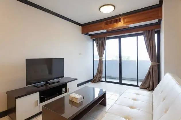 1 Bedroom Apartment with Sea View