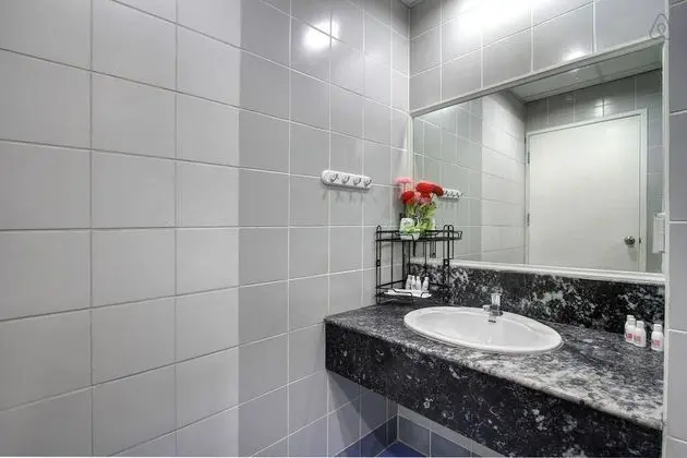 1 Bedroom Apartment with Sea View
